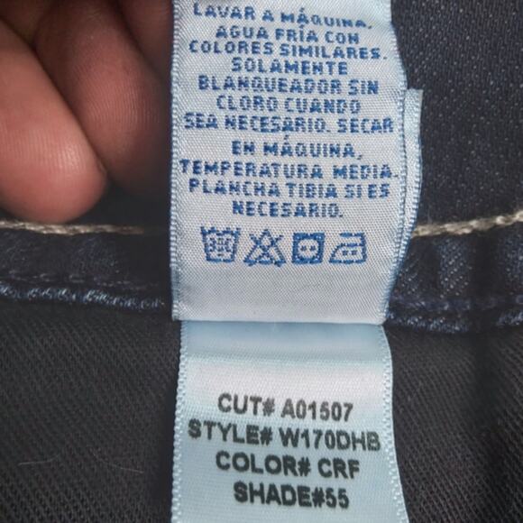 J776 EUC Hudson Dark Wash Capri  Cuffed size 26 - Picture 8 of 9